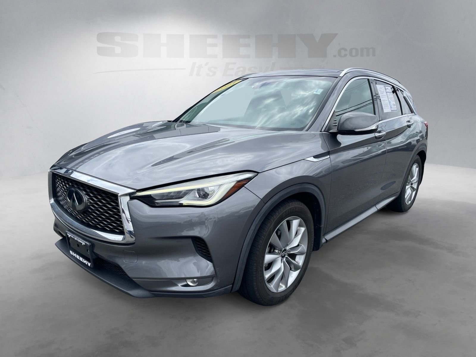 Used 2021 Gray INFINITI LUXE image 16