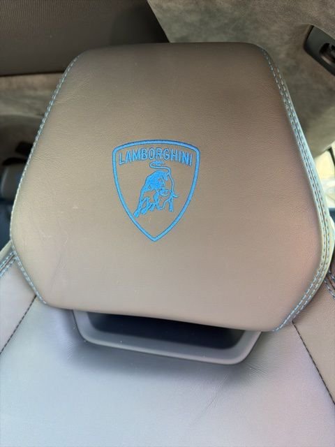 Used 2021 Blue Lamborghini Base image 8