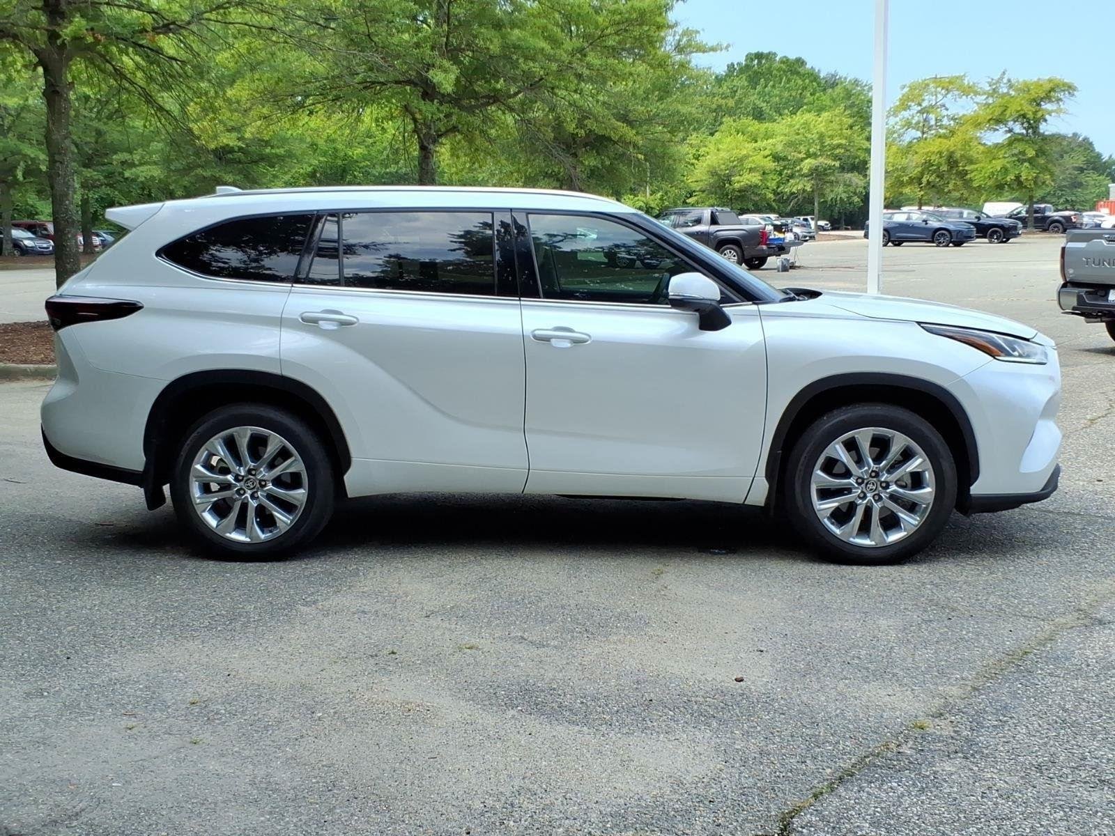 Used 2024 Wind Chill Pearl Toyota Limited image 8