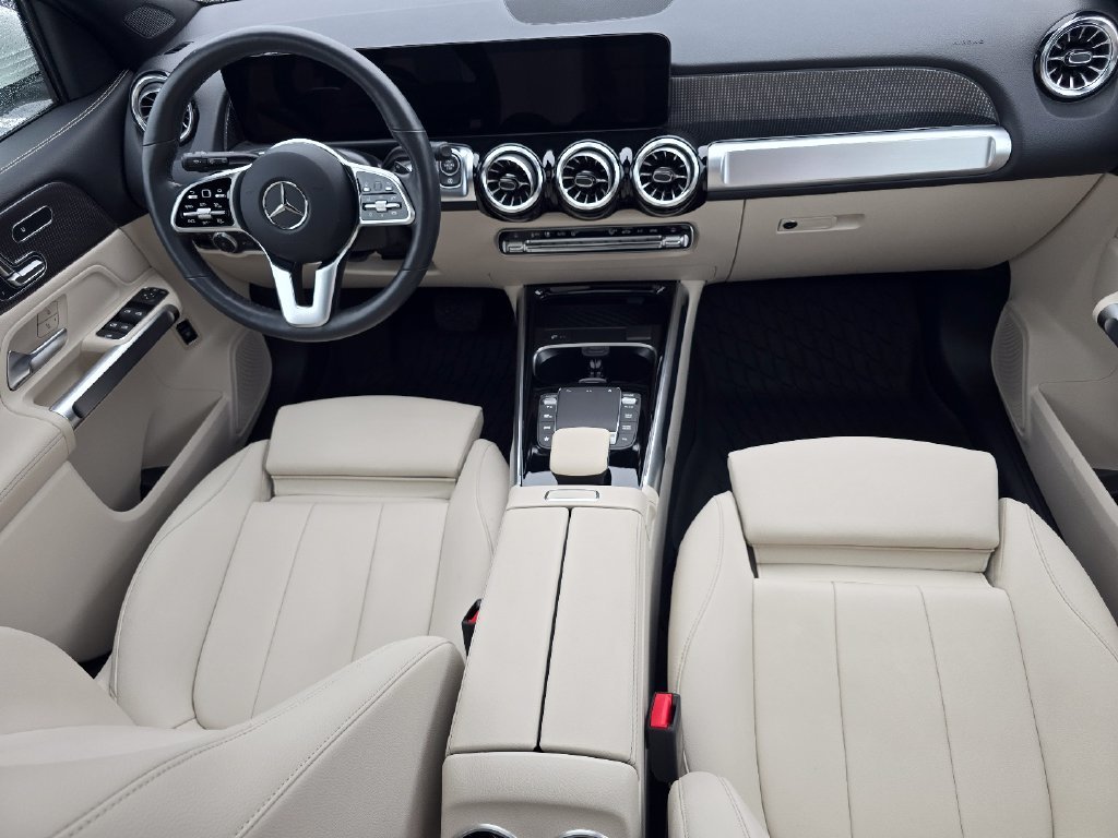 Certified Used 2023  Mercedes-Benz GLB 250 image 27