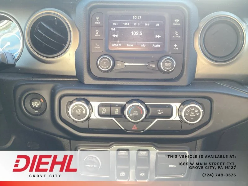 Used 2019 White Jeep Sport S image 19