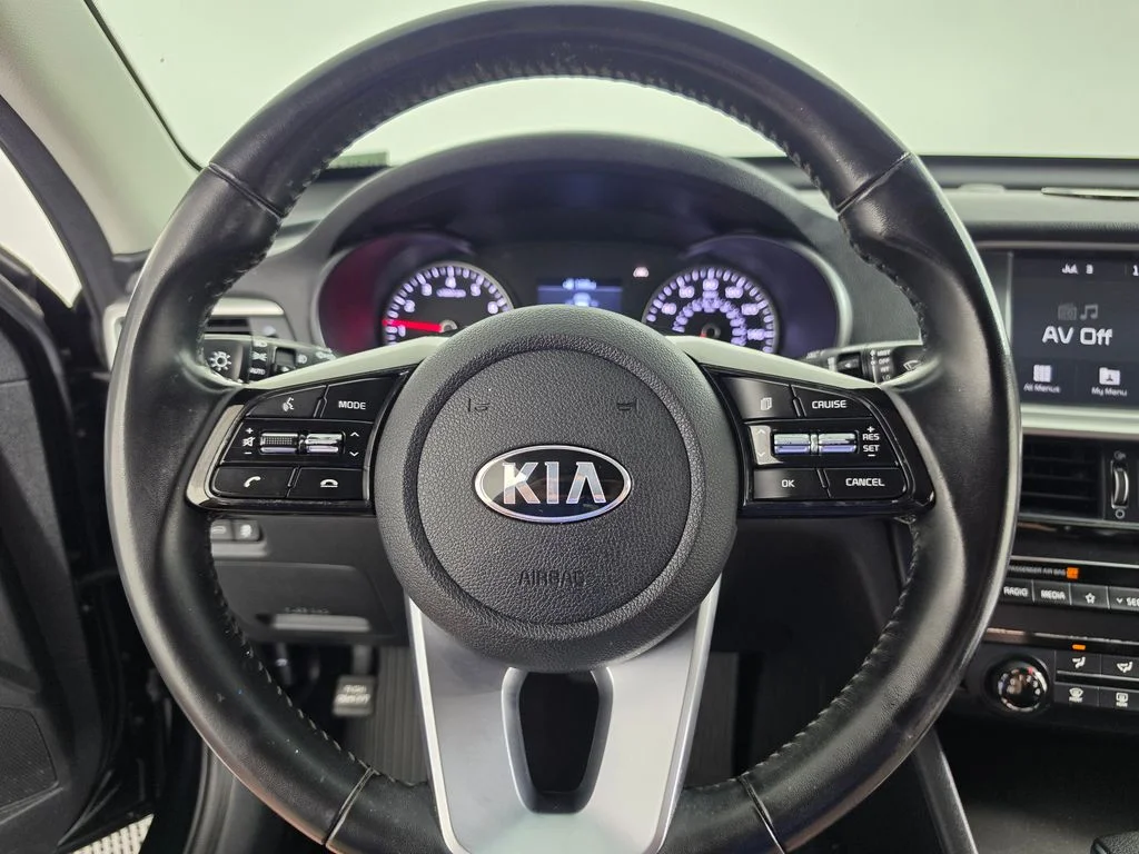 Used 2020 Black Kia S image 6