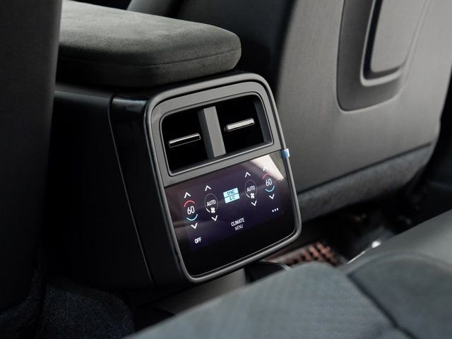 2025 Porsche Taycan GTS - Photo 28