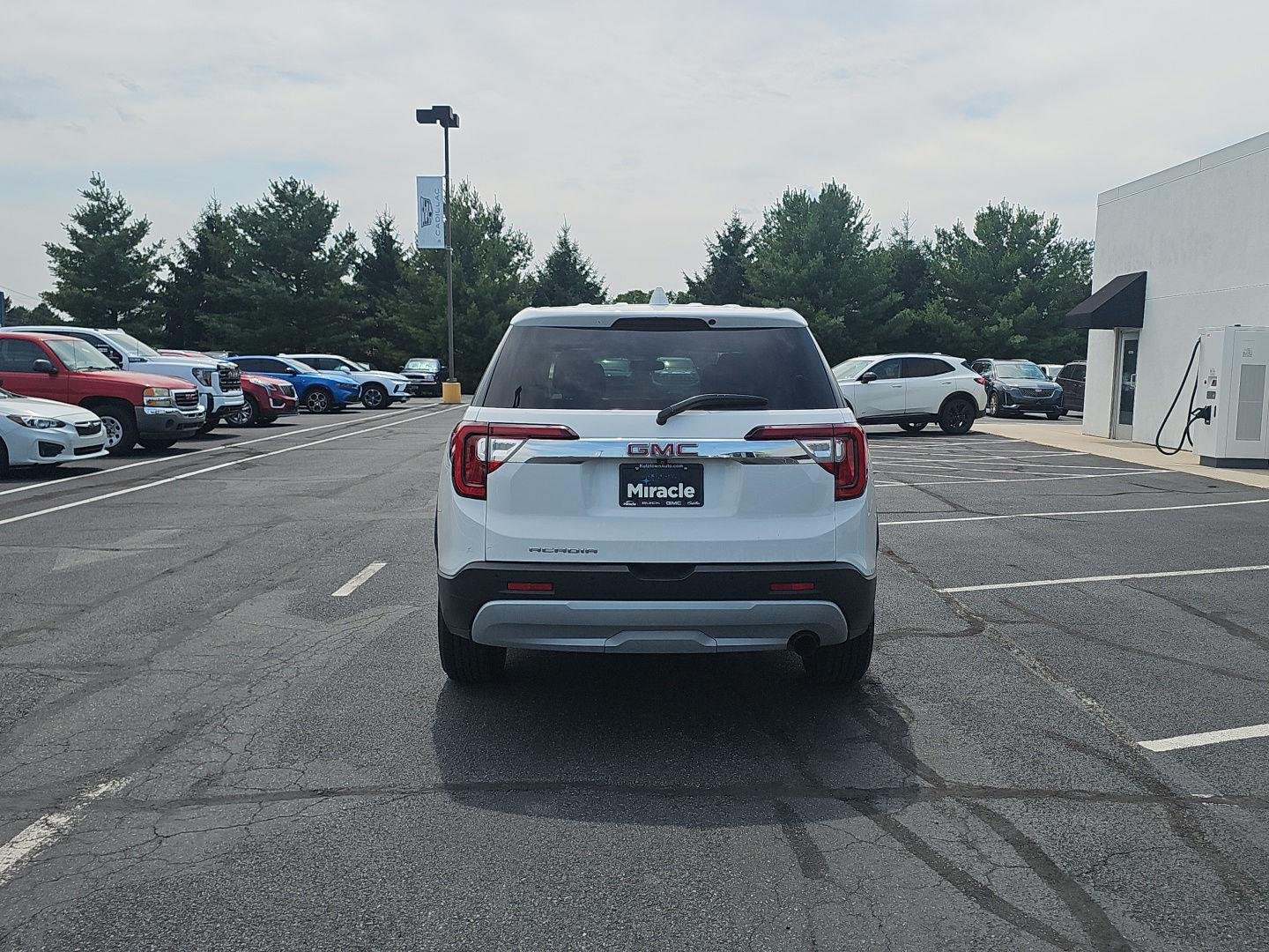 Used 2020 Summit White GMC SLE image 6