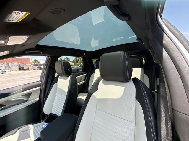 New 2026 Fuji White Land Rover Landmark image 18