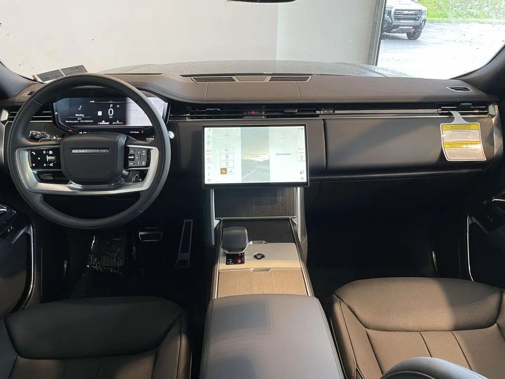 New 2026 Carpathian Grey Land Rover SE image 24