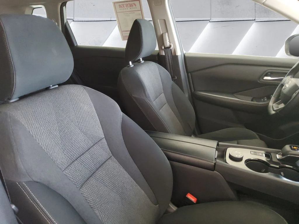 Used 2025 Silver Nissan SV image 14