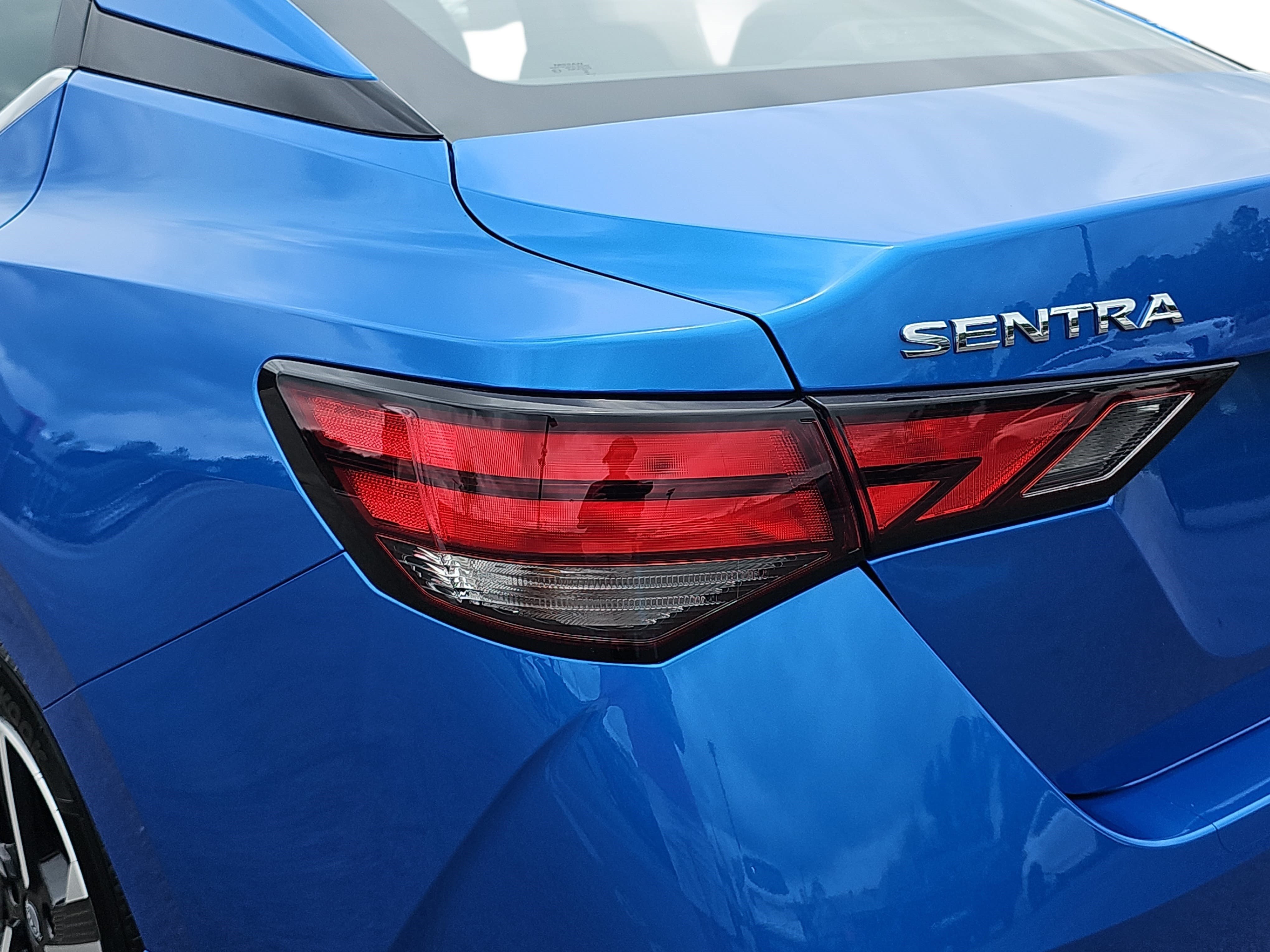 Used 2025 Electric Blue Metallic Nissan SV image 29