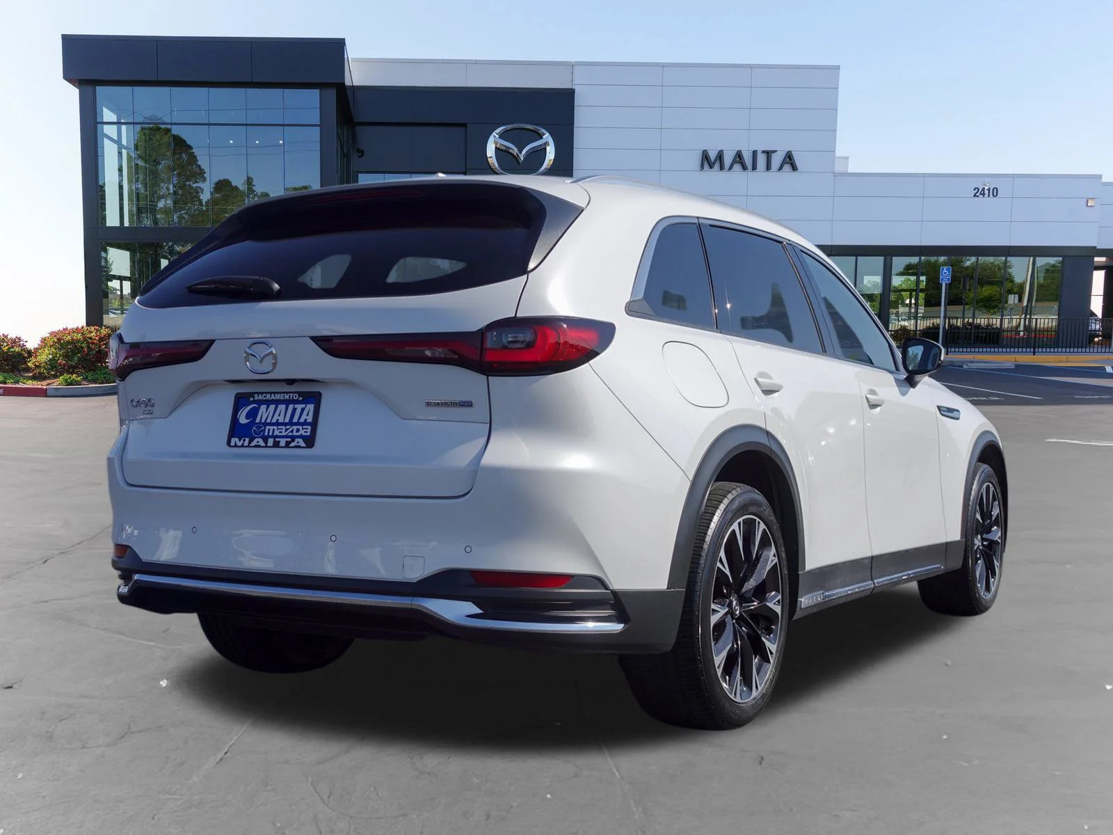 Certified Used 2024 Rhodium White Premium Mazda Premium Plus image 4