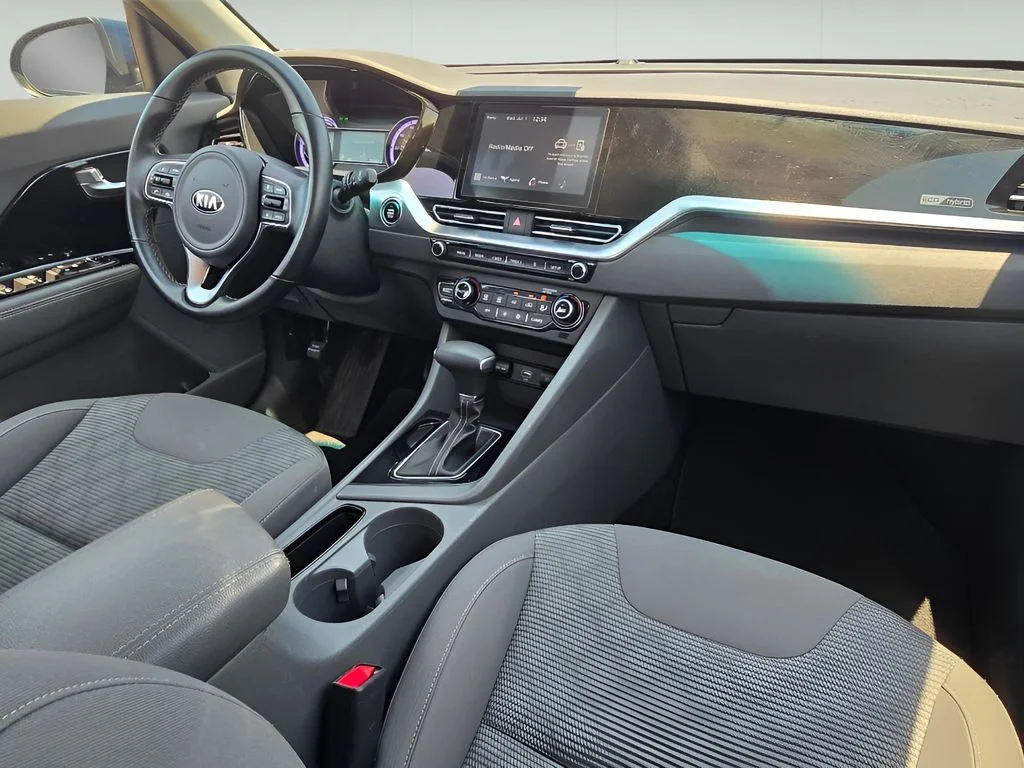 Used 2021 Deep Cerulean Kia LXS image 24
