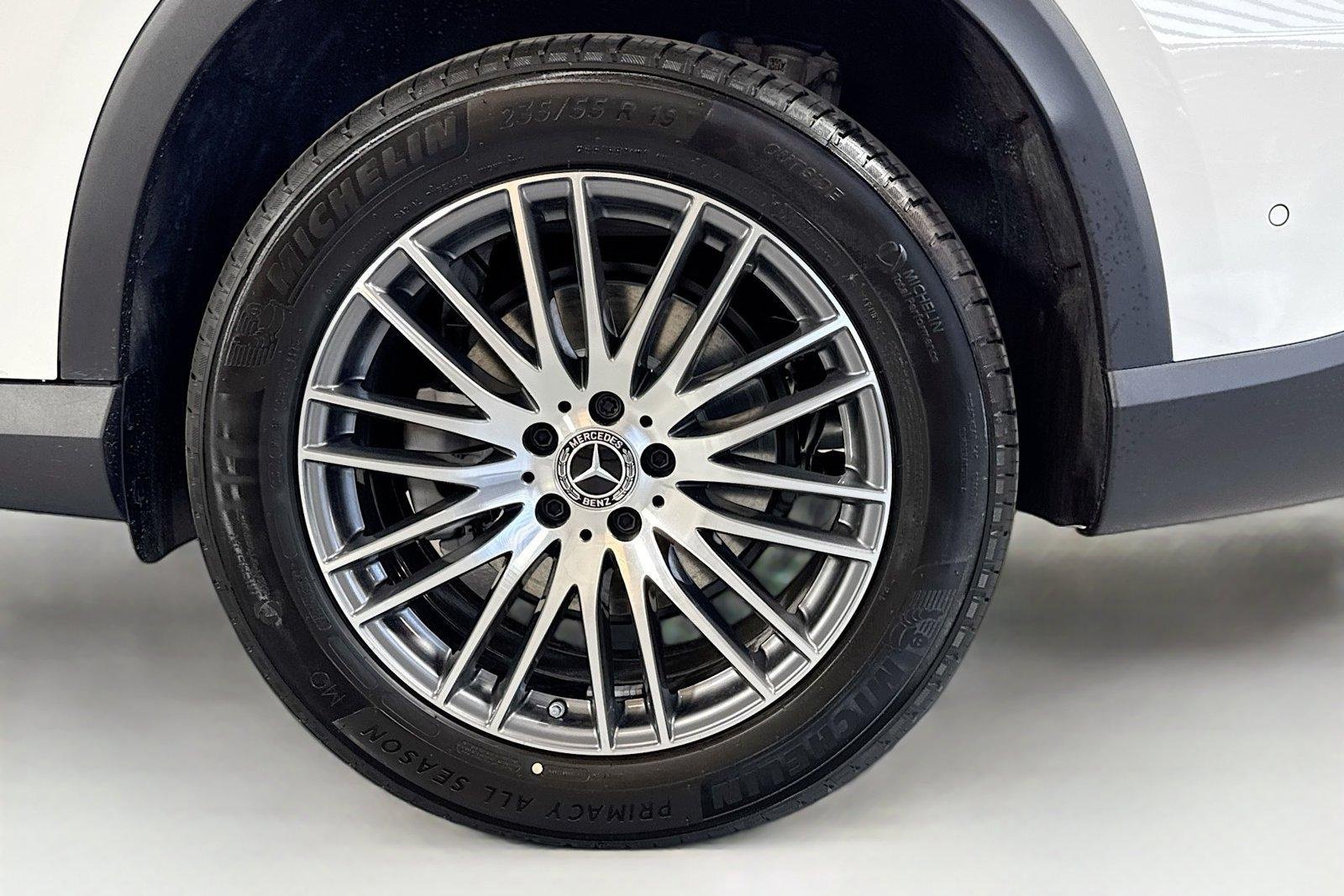 New 2026 Black Mercedes-Benz GLC 300 image 29