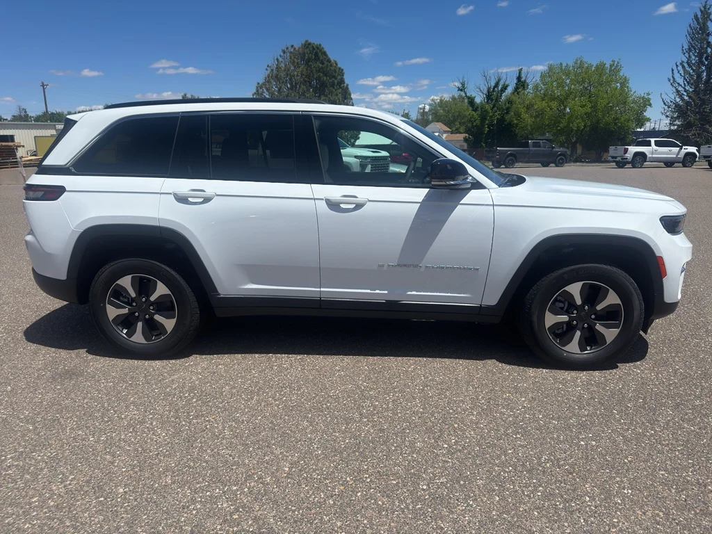 Used 2024 Bright White Clearcoat Jeep Limited image 5