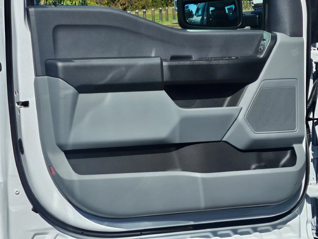 New 2027 Oxford White Ford F-350® XL image 31