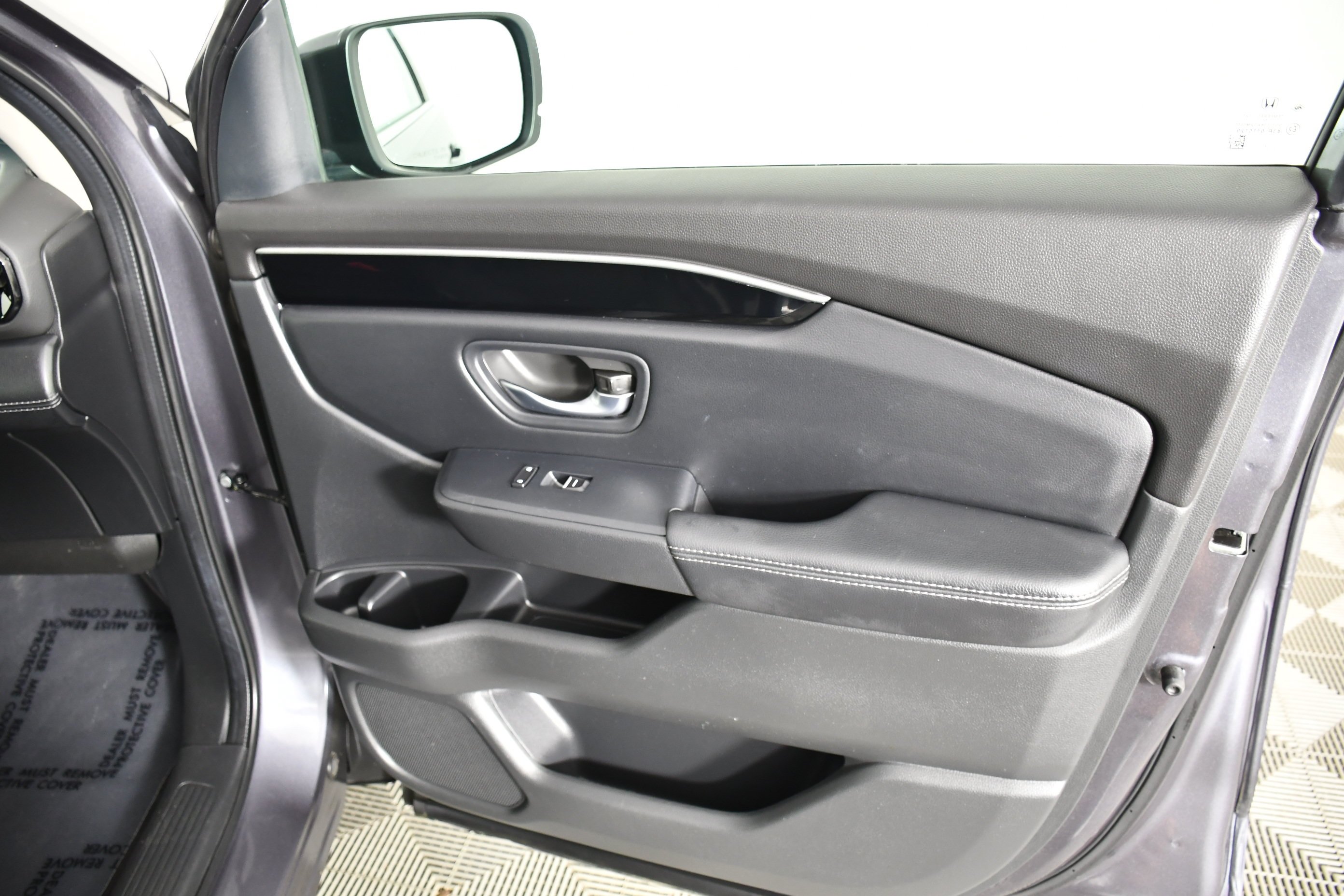 Used 2024 Modern Steel Metallic Honda EX-L 8 Passenger image 41