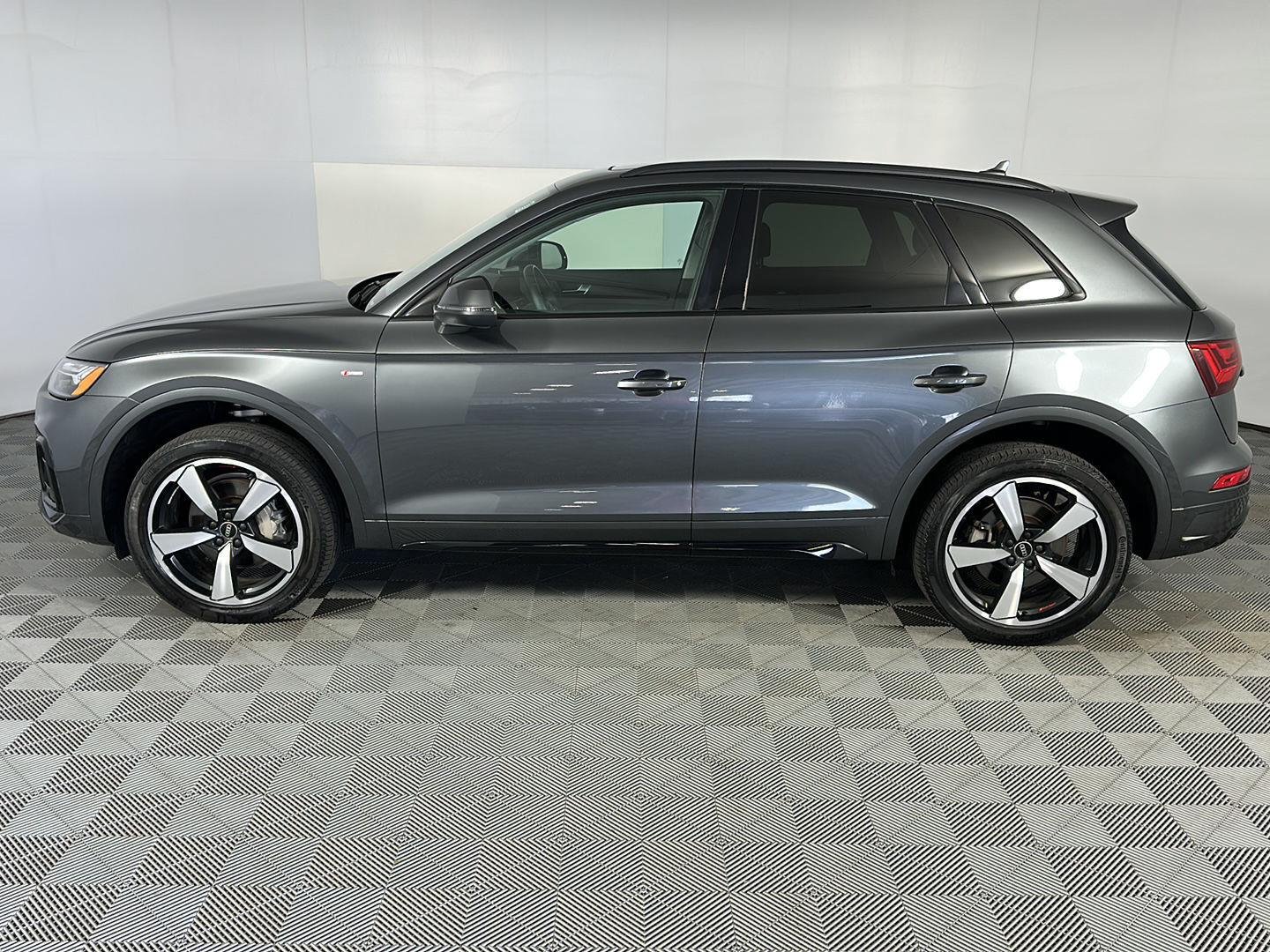 Used 2023 Daytona Gray Pearl Effect Audi S line Premium Plus image 13