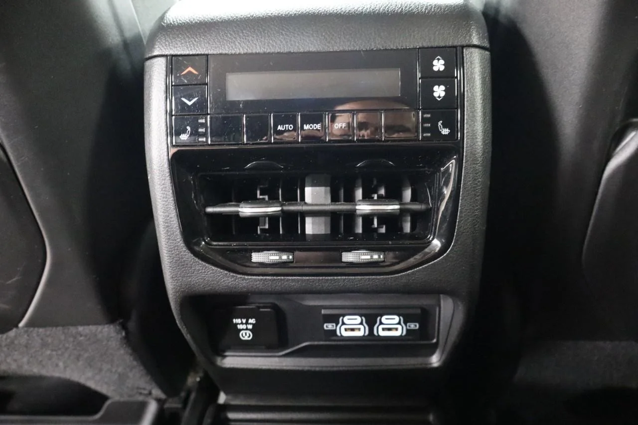 Used 2021 Silver Zynith Jeep Limited image 29