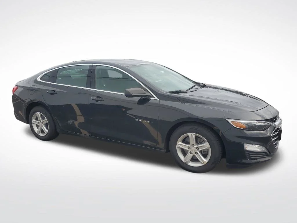 Used 2022 Black Chevrolet LS image 5