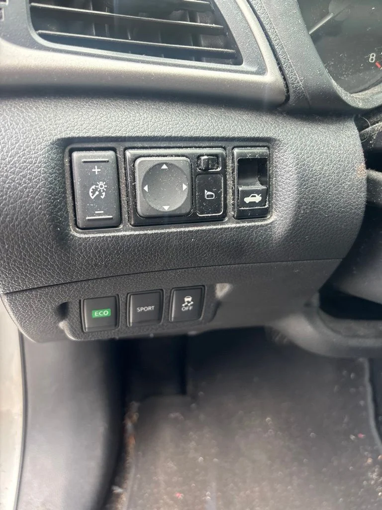 Used 2015 Silver Nissan S image 18