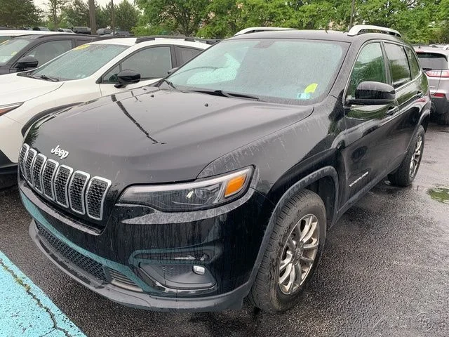 2019 Jeep Cherokee Latitude Plus 4X4's photo