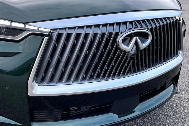 Used 2026 Green INFINITI LUXE image 28