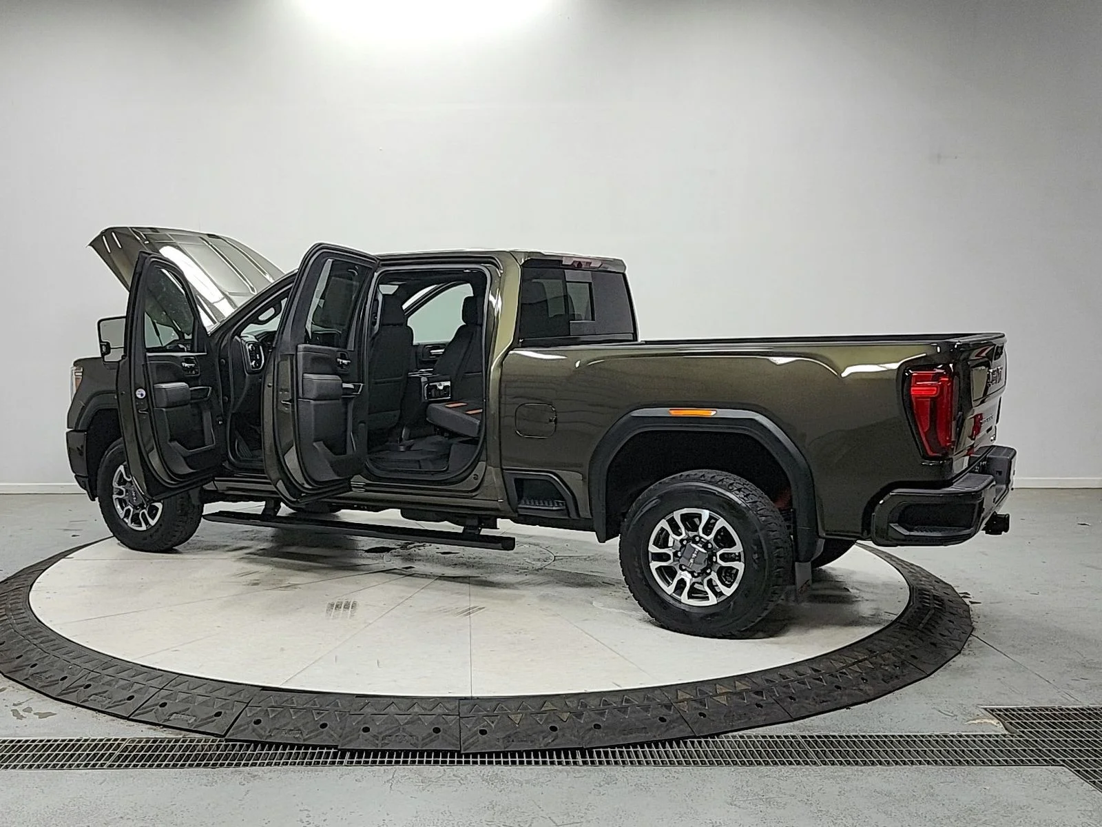 Used 2022  GMC AT4 image 13