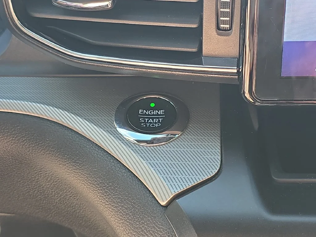 Used 2020 Black Ford XLT image 4