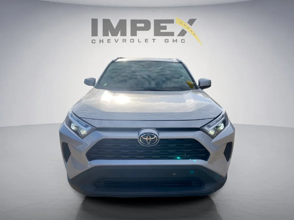 Used 2022  Toyota XLE image 8