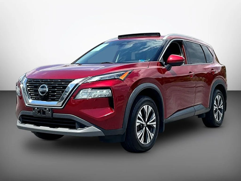 Used 2021 Red Nissan SV image 3