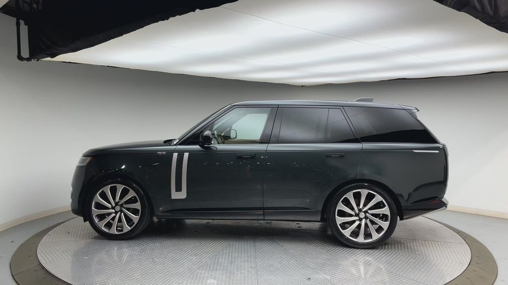 Used 2024 Belgravia Green Metallic Land Rover Autobiography image 5