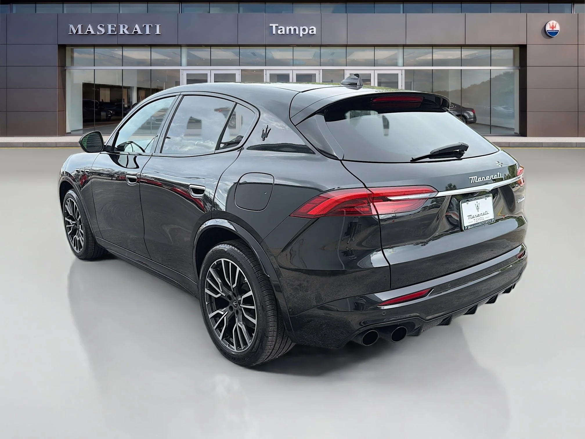 Used 2023 Black Maserati Modena image 5