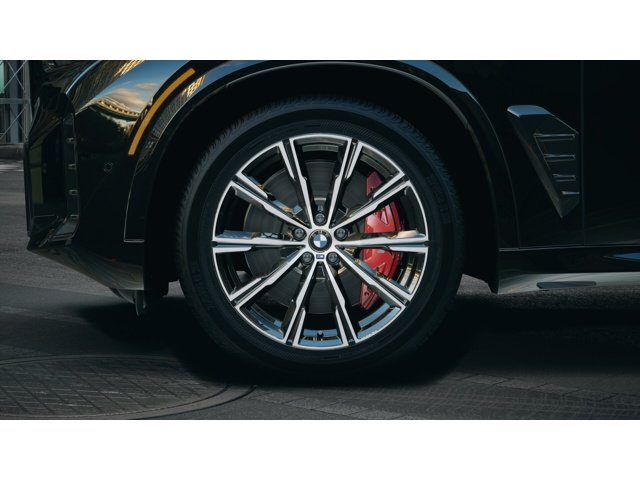 New 2026 Black Sapphire Metallic BMW xDrive40i image 7