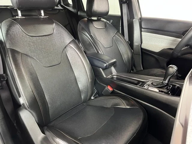 Used 2023 Gray Jeep Latitude Lux image 43