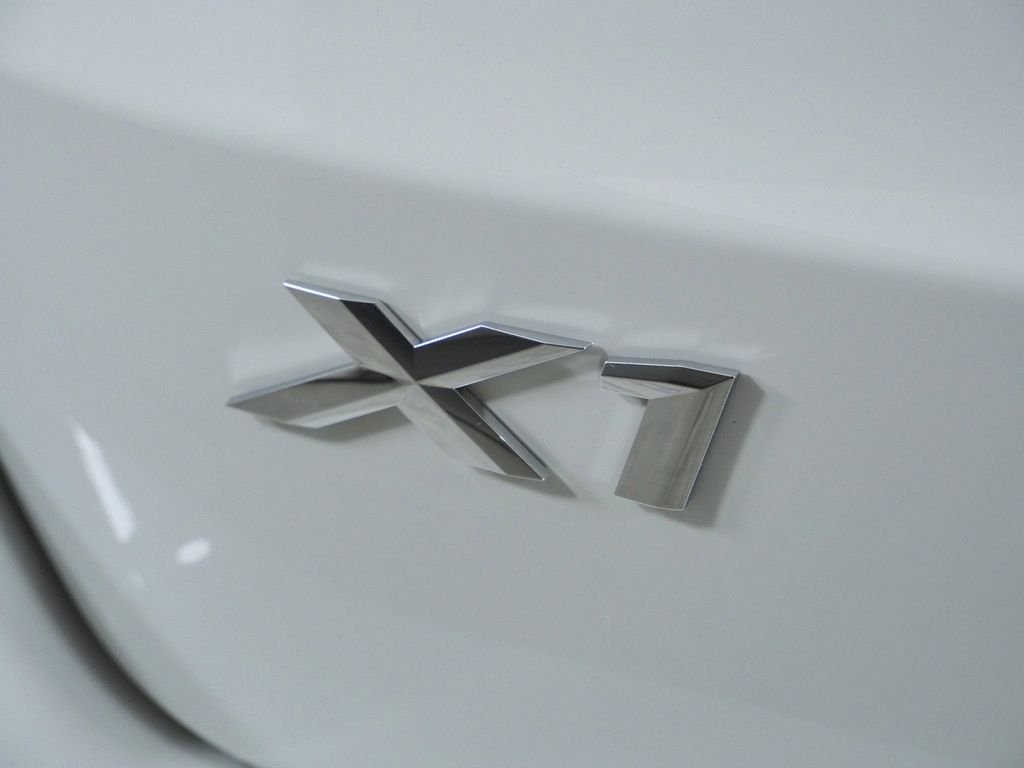New 2026 Alpine White BMW xDrive28i image 13