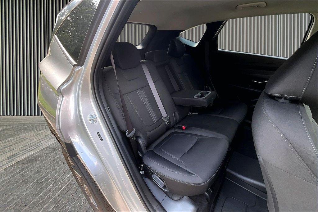 New 2026 Shimmering Silver Hyundai SEL image 11