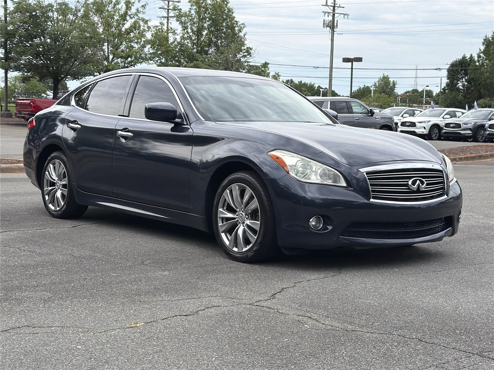 Used 2013  INFINITI Base image 27