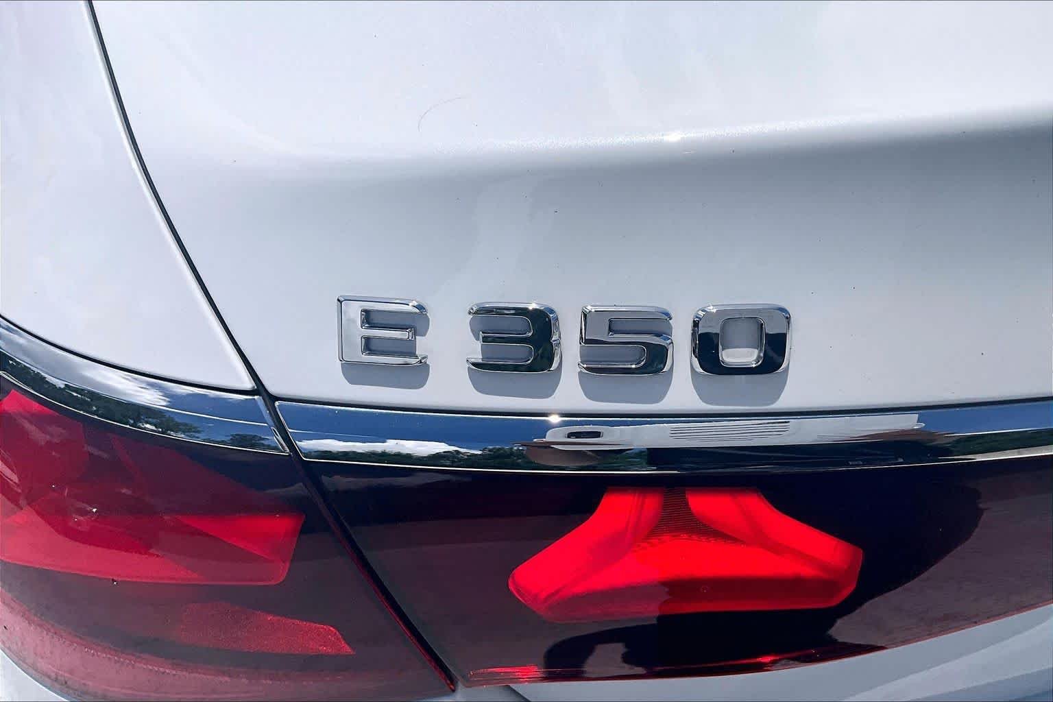 Used 2026 MANUFAKTUR Moonlight White Metallic Mercedes-Benz E 350 image 30