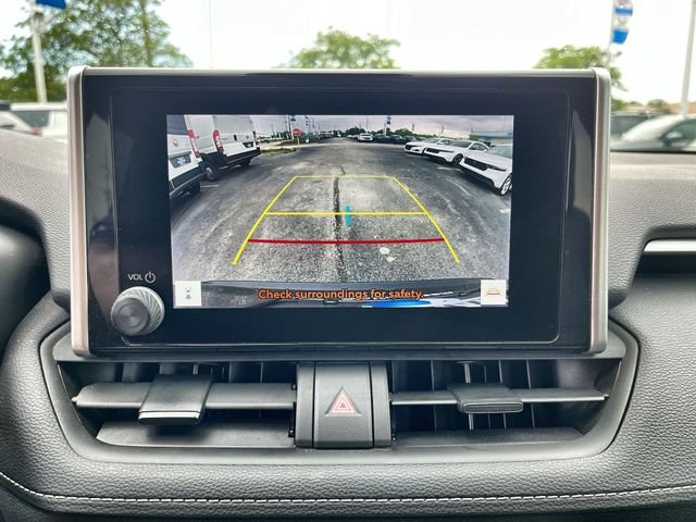 2024 Toyota RAV4 XLE - Photo 24
