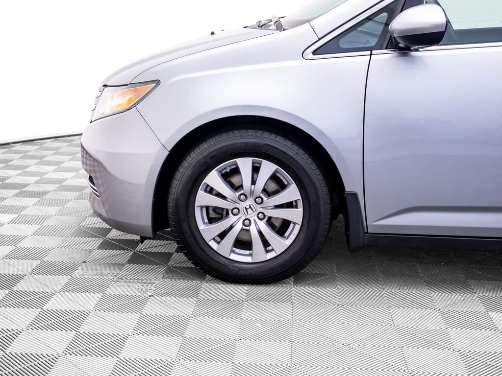 Certified Used 2016 Lunar Silver Metallic Honda EX-L image 37