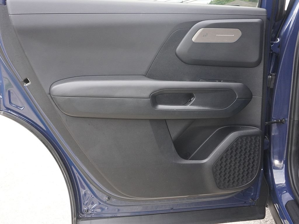 Used 2027 Black Kia S image 27