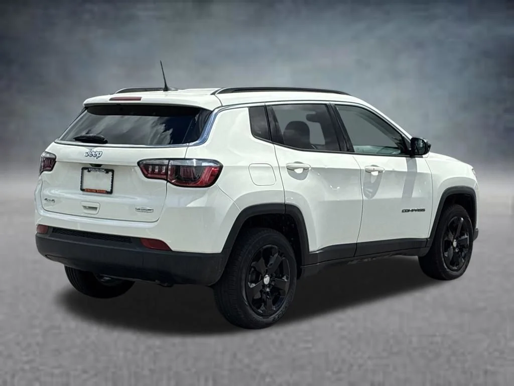 Used 2019 White Clearcoat Jeep Latitude image 5
