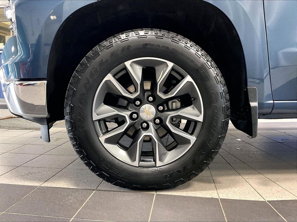 Used 2024 Blue Chevrolet LT image 7