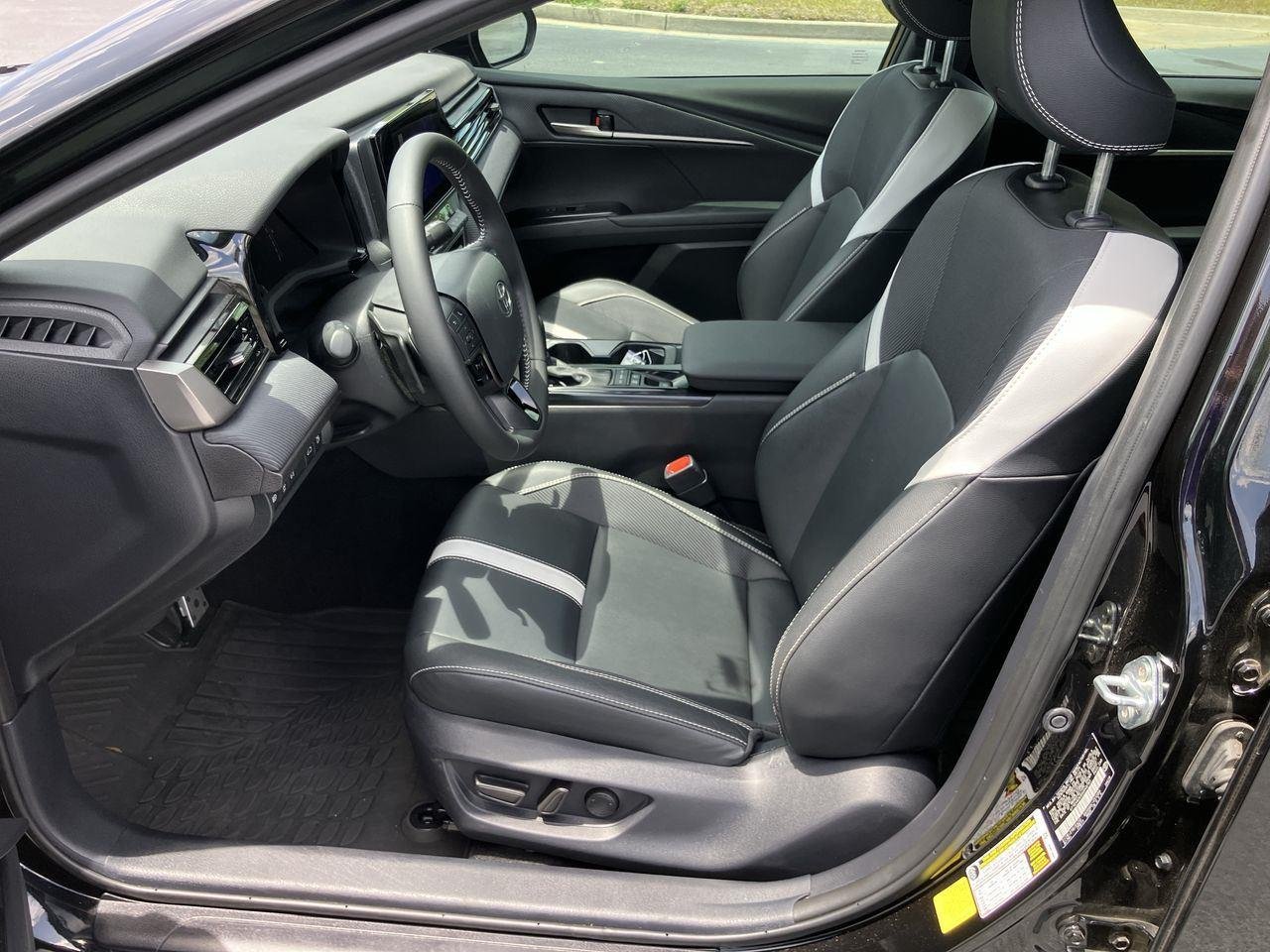 Used 2025 Black (Midnight Black Metallic) Toyota SE image 12