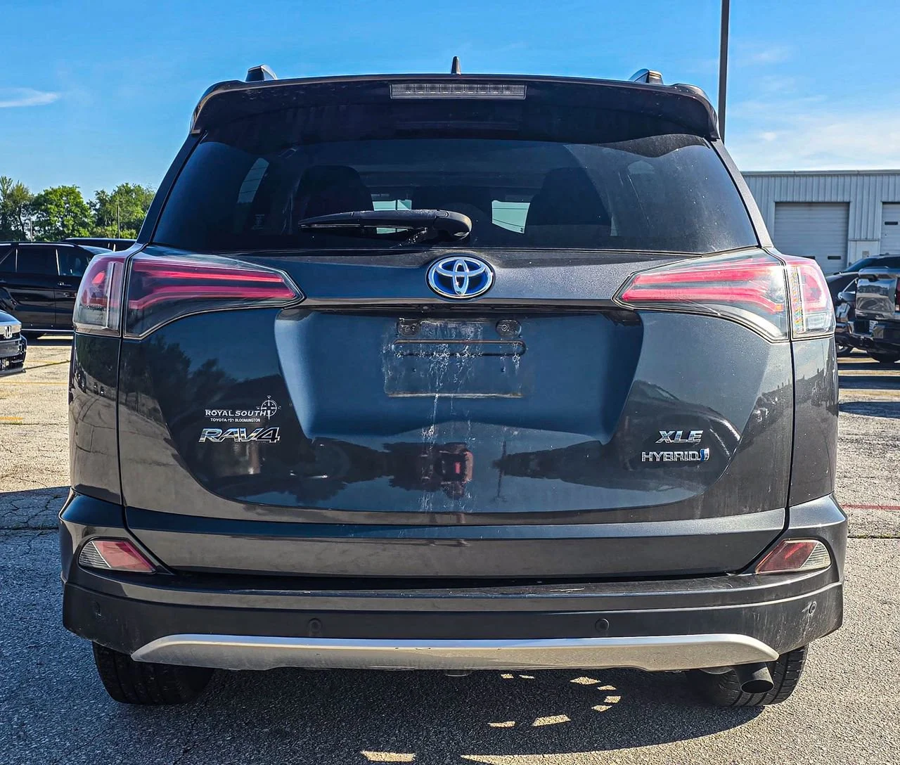 Used 2016 Gray Toyota XLE image 4