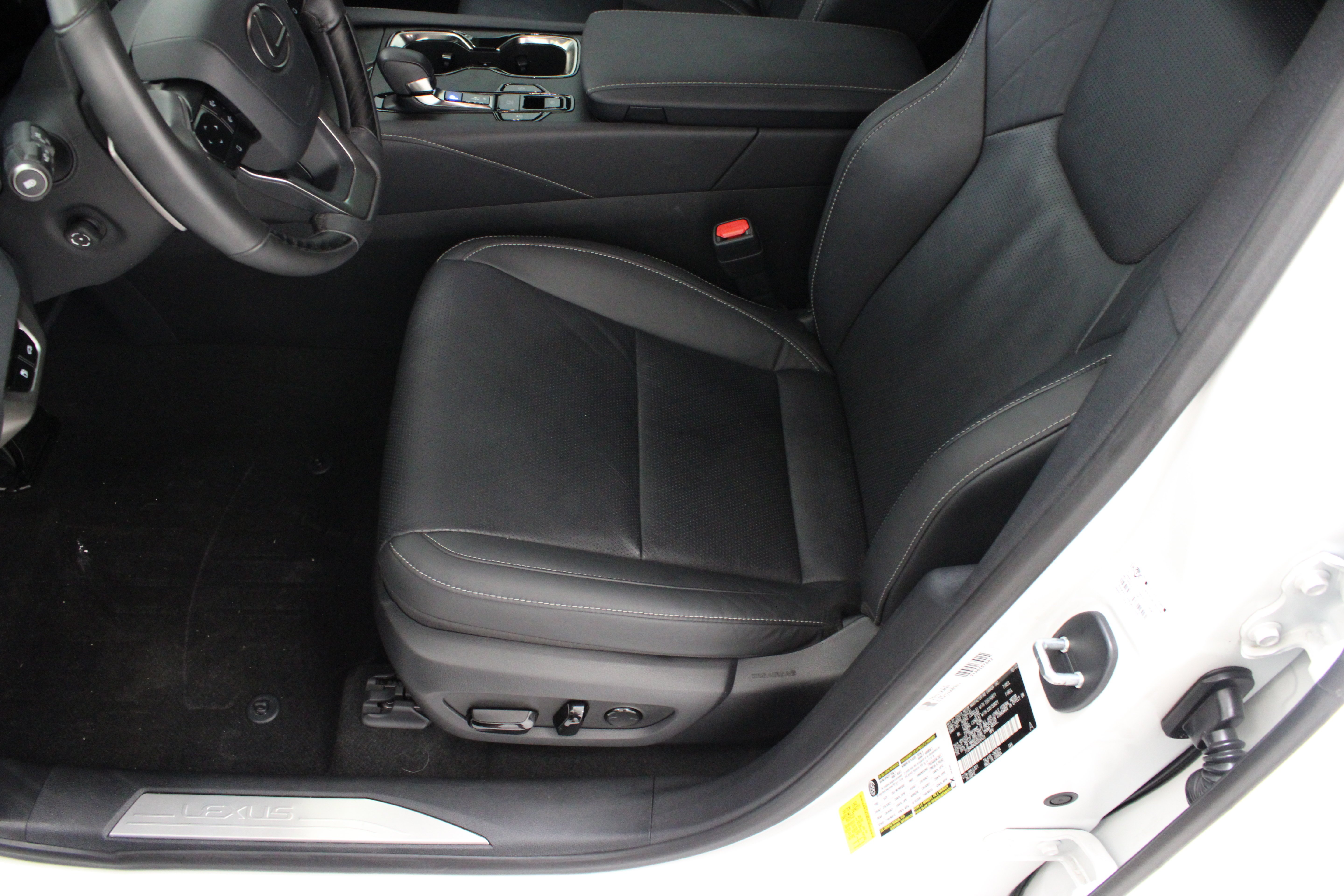 Used 2024 White Lexus RX 350 Premium Plus image 15