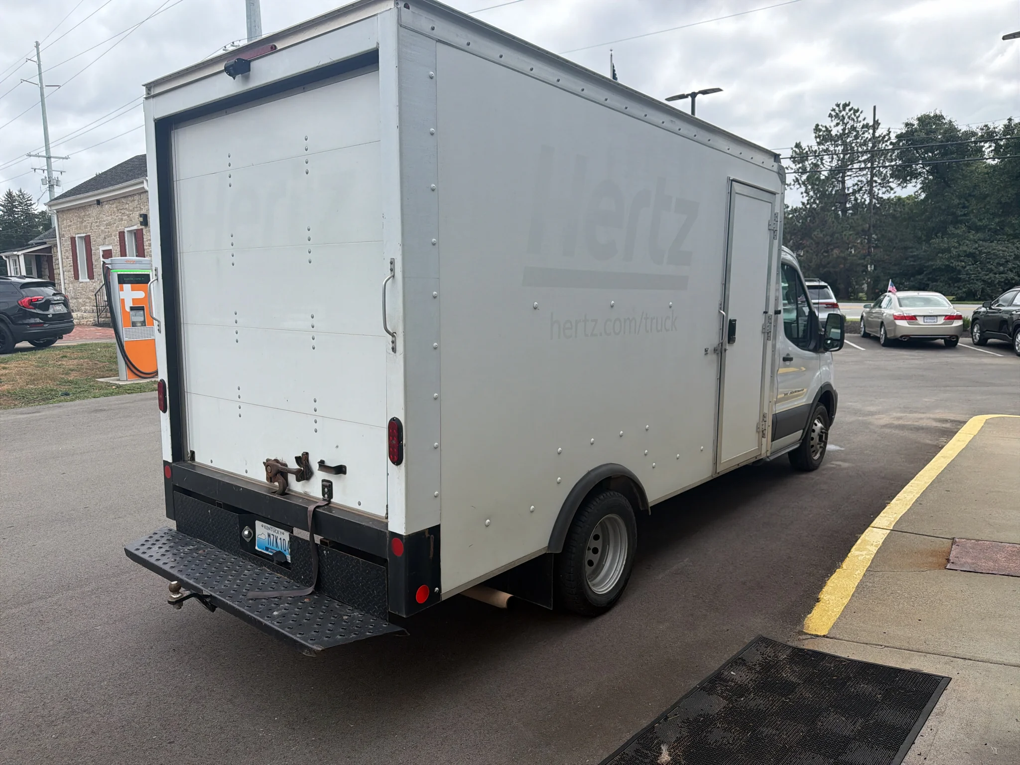 Used 2022 Oxford White Ford Base image 4
