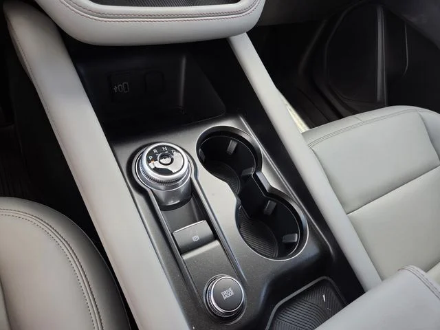 New 2026 Star White Metallic Tri-Coat Ford Active image 37