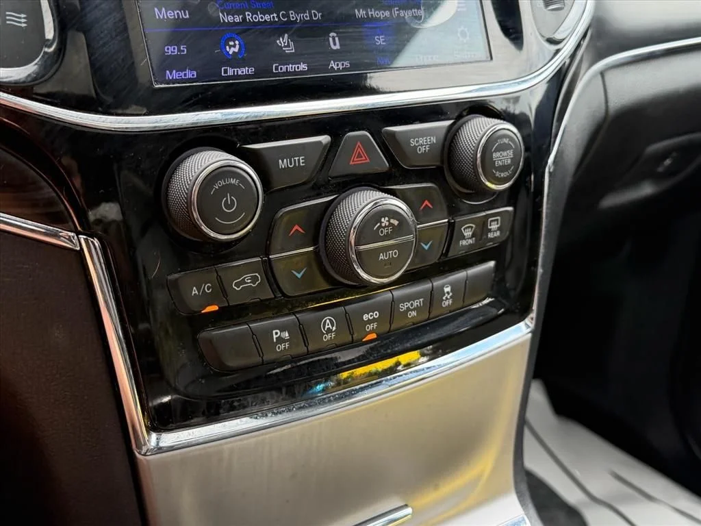 Used 2020 Gray Jeep Limited image 24