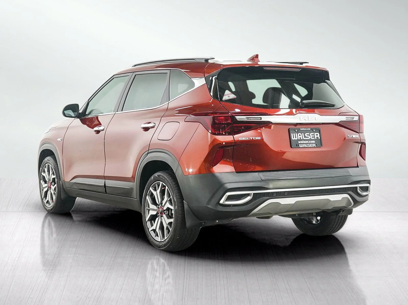 Used 2023 Mars Orange Kia SX image 3