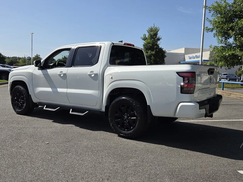 Used 2023 Glacier White NISSAN SV image 3
