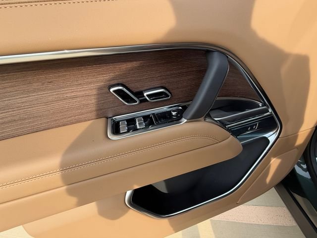 New 2026 Belgravia Green Land Rover SE image 11
